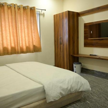 Hotel Anand Ujjain Exterior photo
